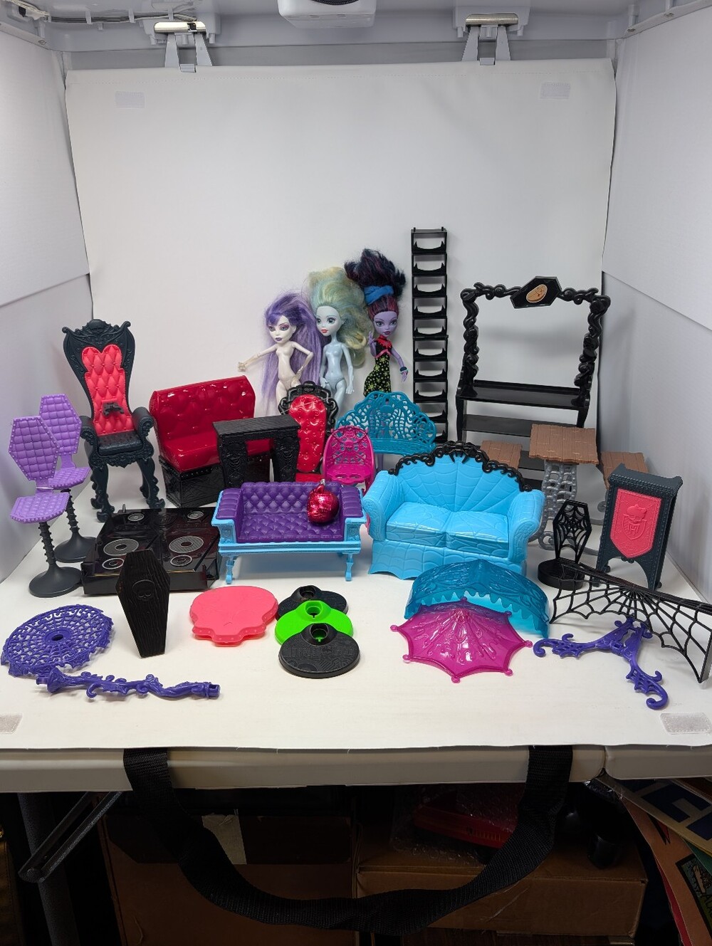 Massive Lot Of 3 Mattel Monster High Dolls & Furniture